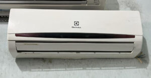 cách vệ sinh máy lạnh Electrolux