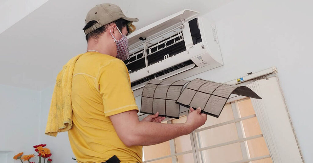 Có cần vệ sinh máy lạnh không