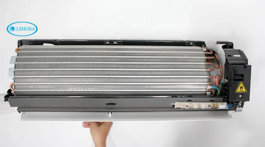 Tháo vỏ máy lạnh Daikin