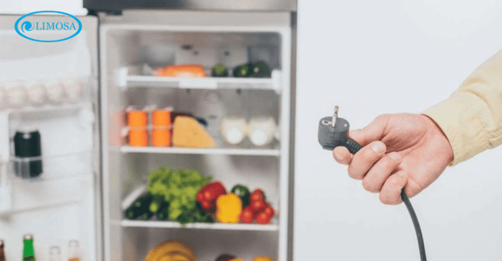 Ngắt nguồn điện và dọn thực phẩm vệ sinh