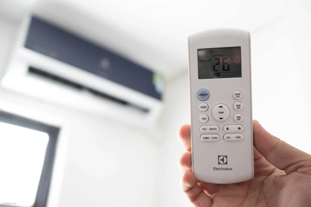 Các nút trên điều khiển điều hòa electrolux